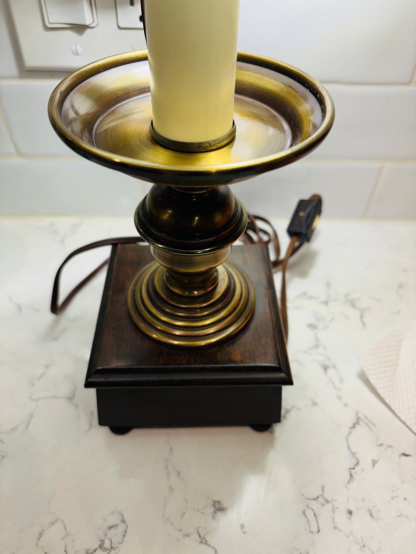 Rare Underwriters Laboratories Green Wood & Brass Base Lamp