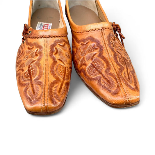 Vintage Hand Tooled Brown Tan Leather Loafer Shoes – Made in Mexico 