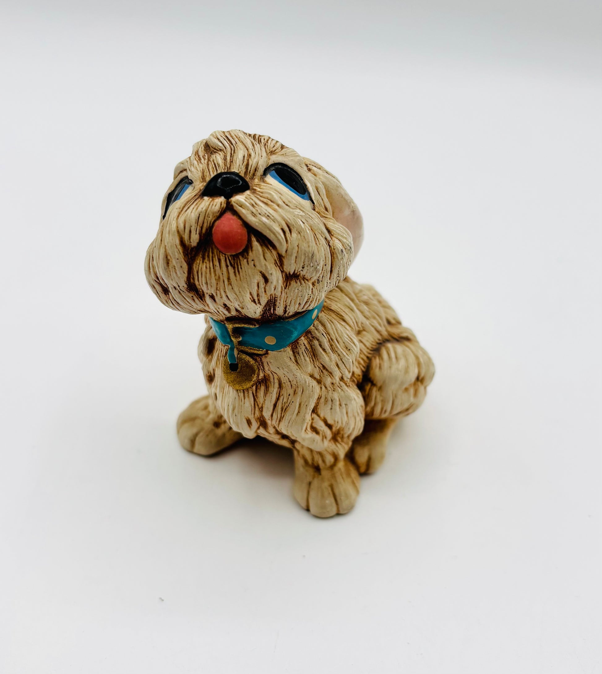 Vintage Pendelfin ENGLAND “Tammy” Puppy Dog Figurine – Blue Collar, Big Blue Eyes – Hand Painted Stonecraft Collectible 