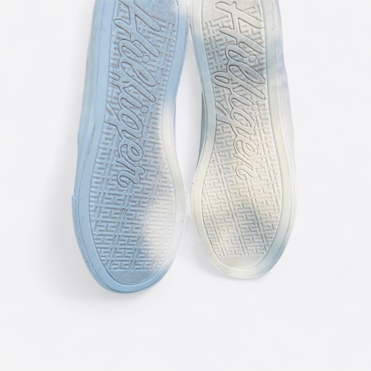 Like New Tommy Hilfiger White Sneakers with Blue and Red Accents – Women’s Casual Shoes 