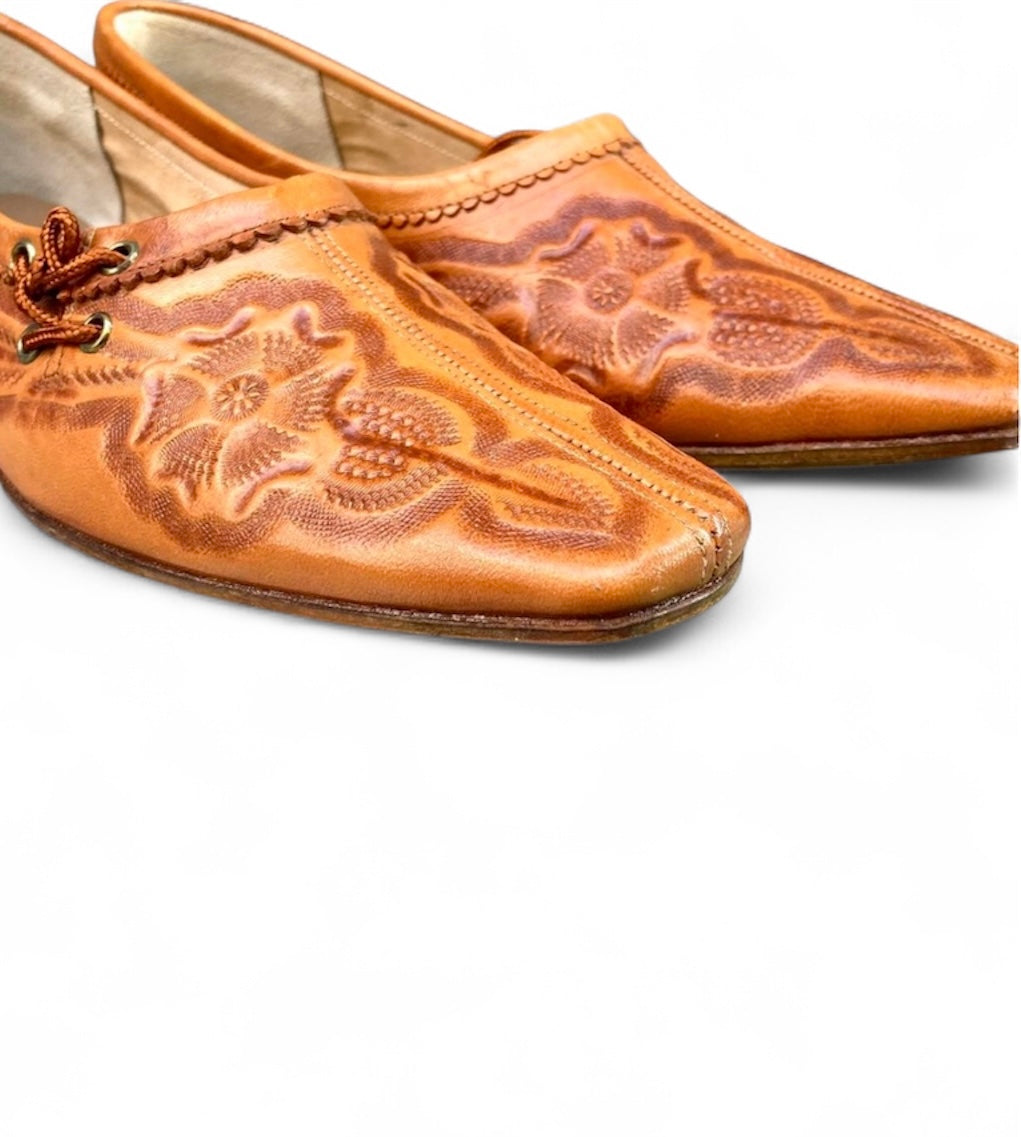 Vintage Hand Tooled Brown Tan Leather Loafer Shoes – Made in Mexico 