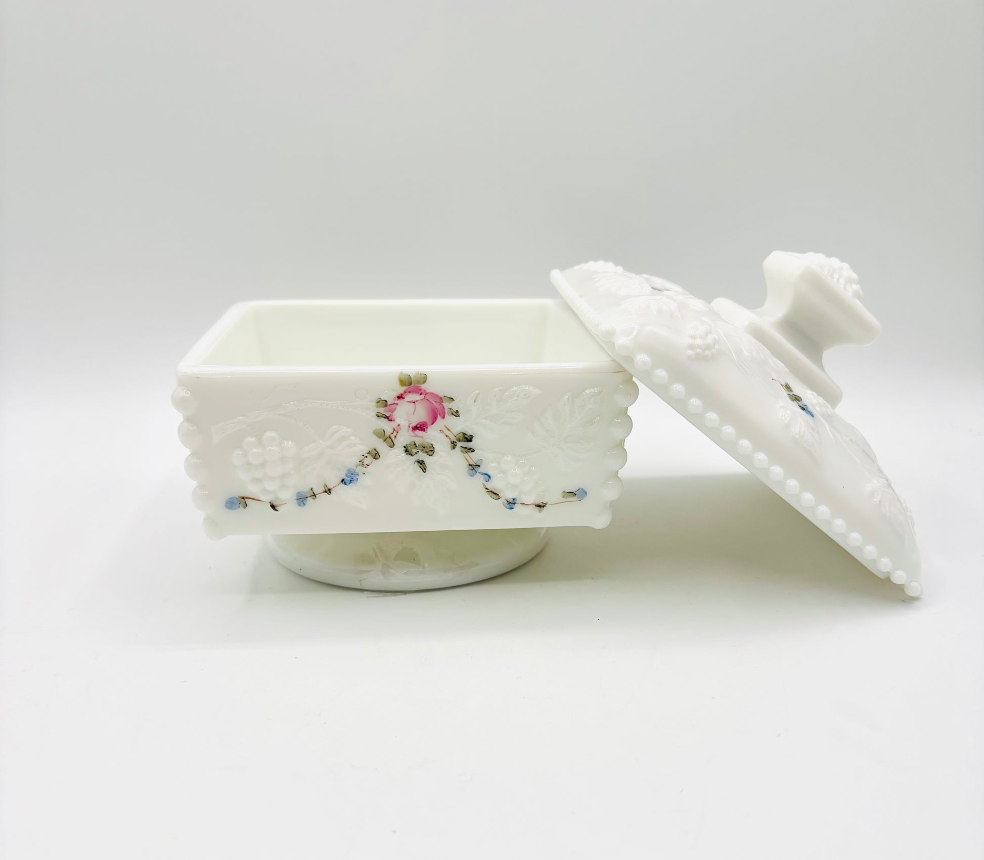 Westmoreland Beaded Grape Vanity Powder Jar Glass Box 