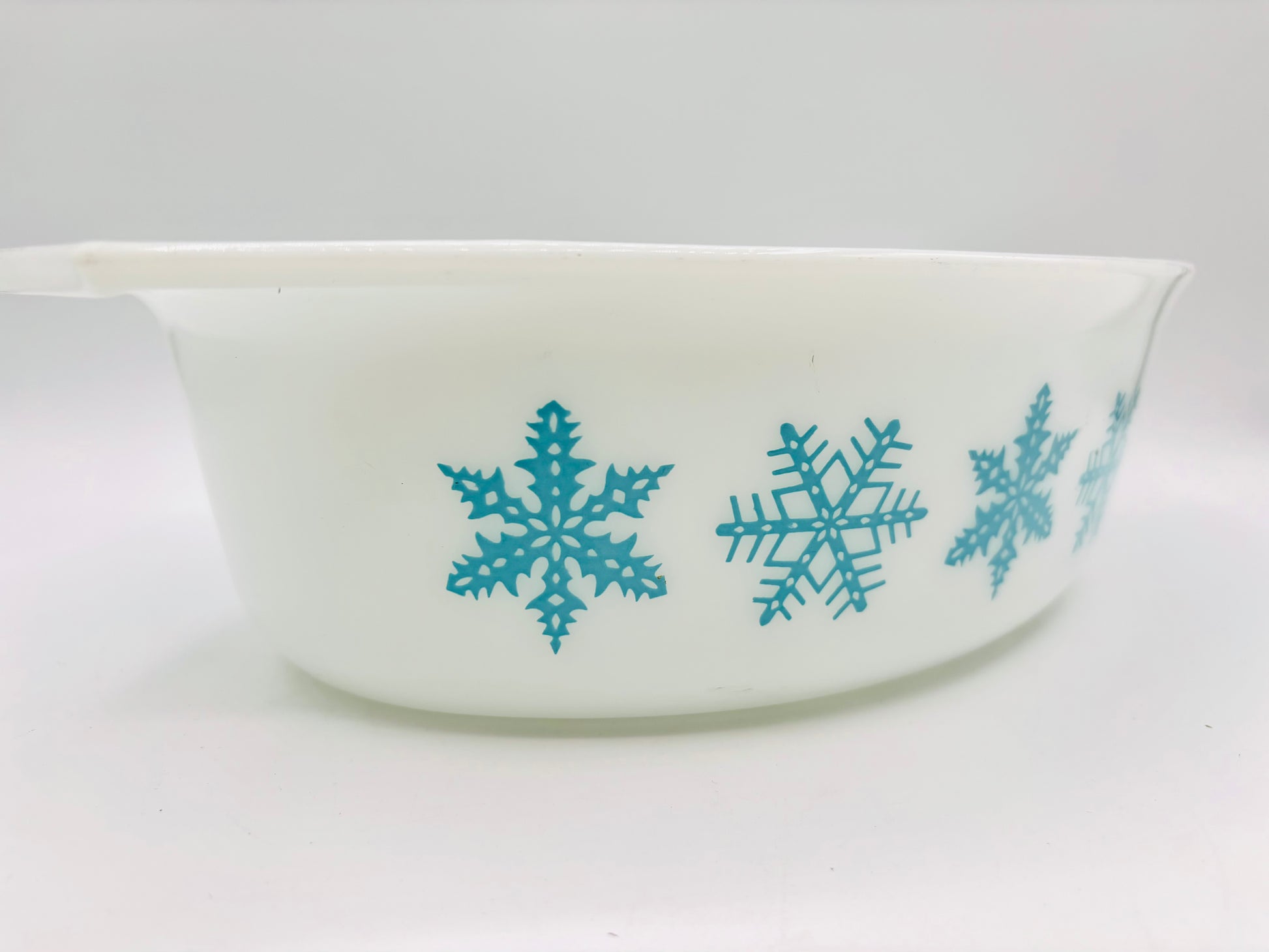 Vintage Pyrex Blue Snowflake White Casserole Dish 