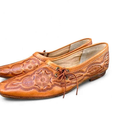Vintage Hand Tooled Brown Tan Leather Loafer Shoes – Made in Mexico 