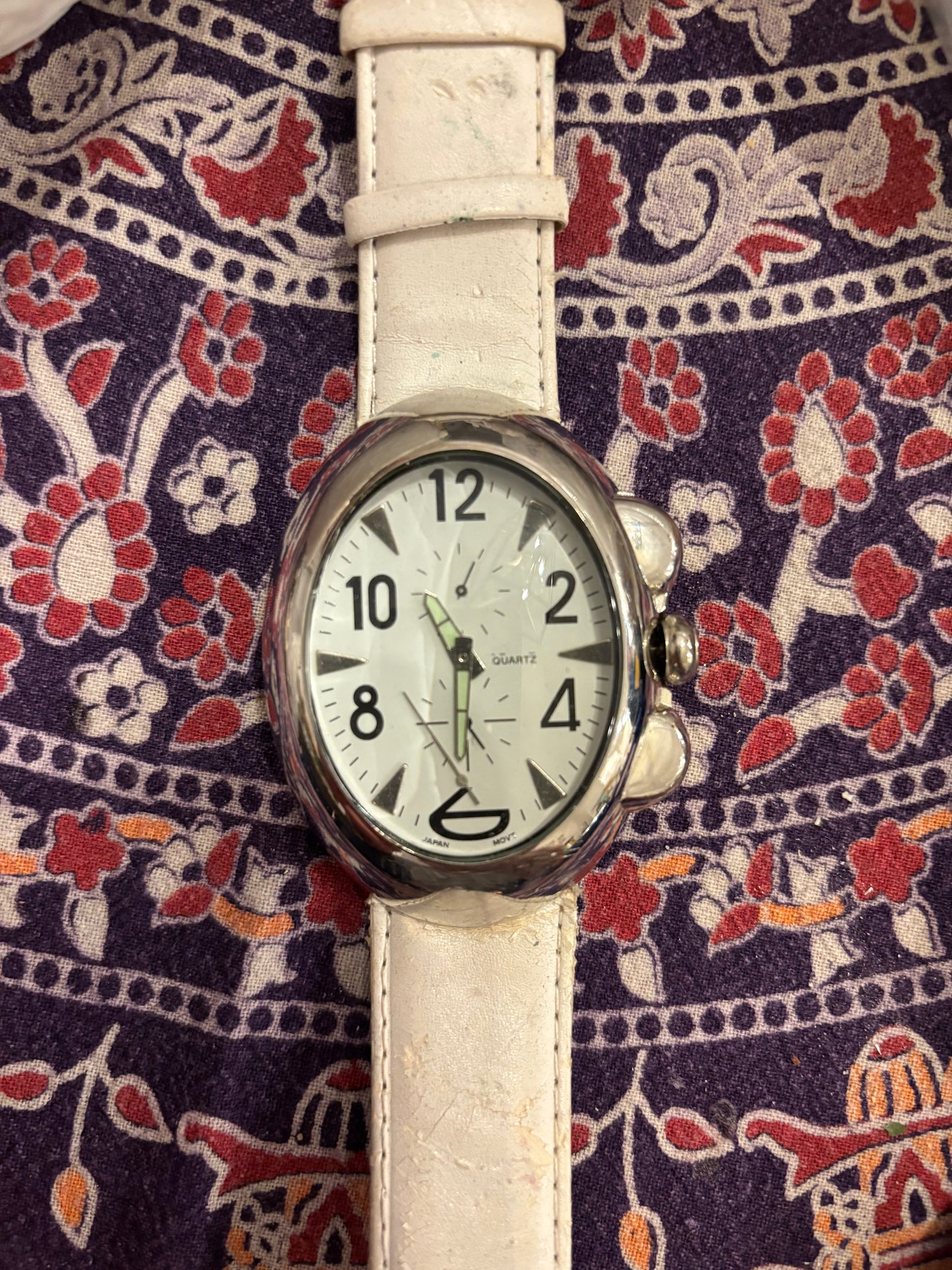 Vintage Denacci Chronograph Quartz Watch Thick White Strap—Large Oversized Easy Reader Silver-Tone Oval Dial 